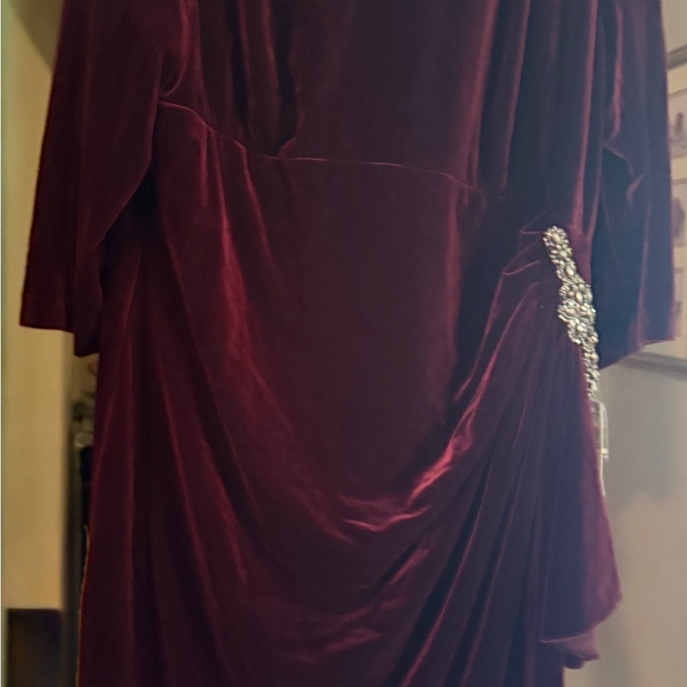 New with tags Alex Evenings Plus size formal dress. Burgundy  Size 22